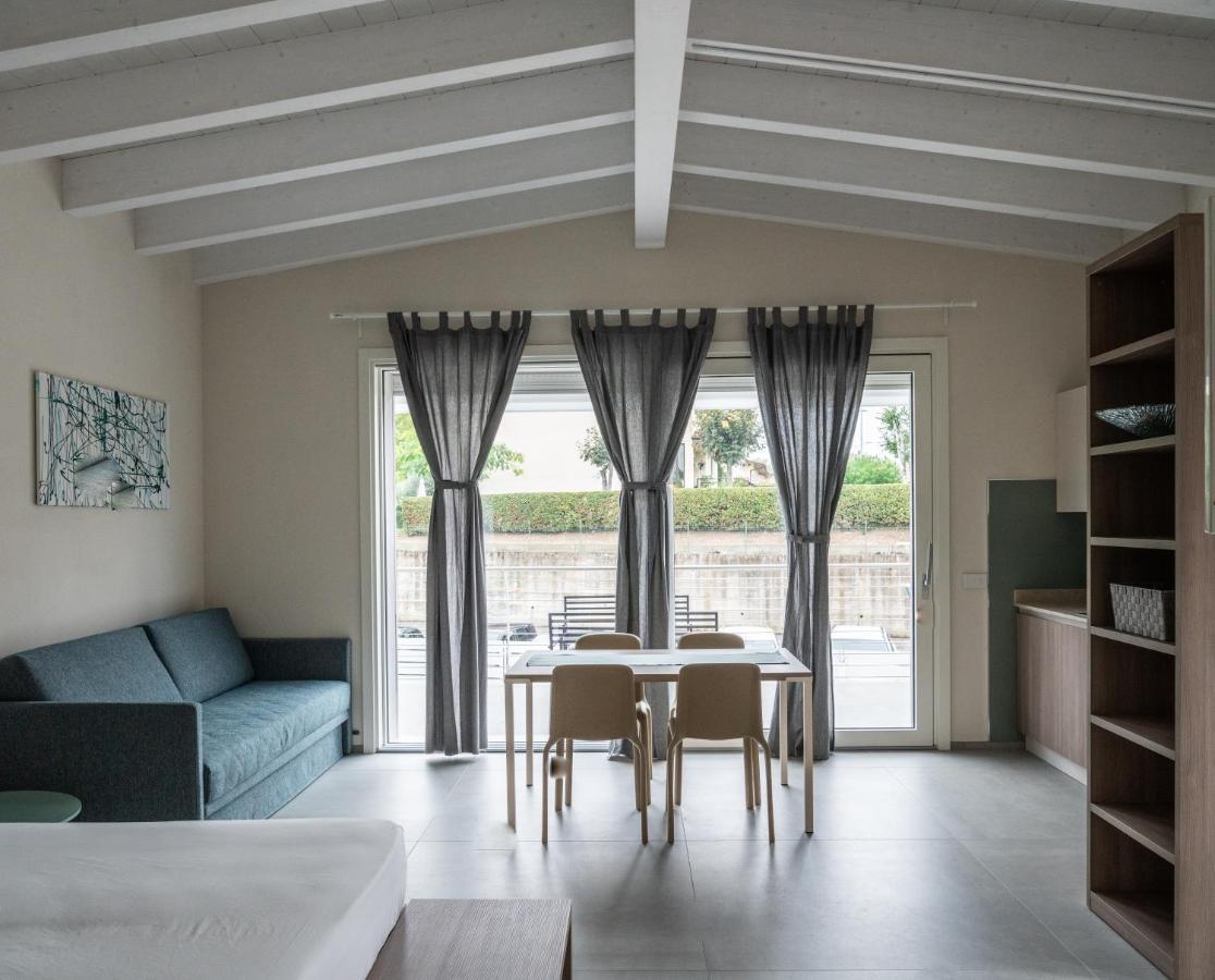 A Casa Di Sabina Hotel Desenzano del Garda Ngoại thất bức ảnh